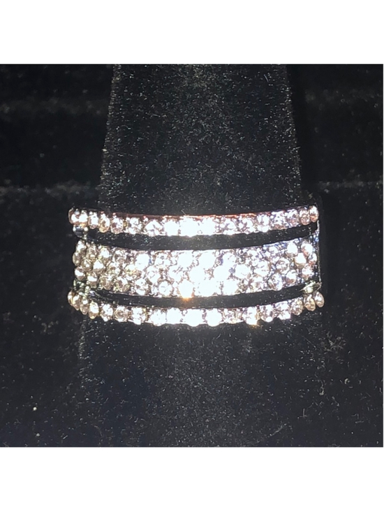 Jewelry - Elegant Silver Tone Rhinestone Band Boho Ring